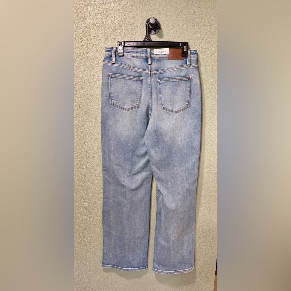 Judy Blue Distressed Straight Fit Jeans Size 28 NWT - Picture 5 of 5
